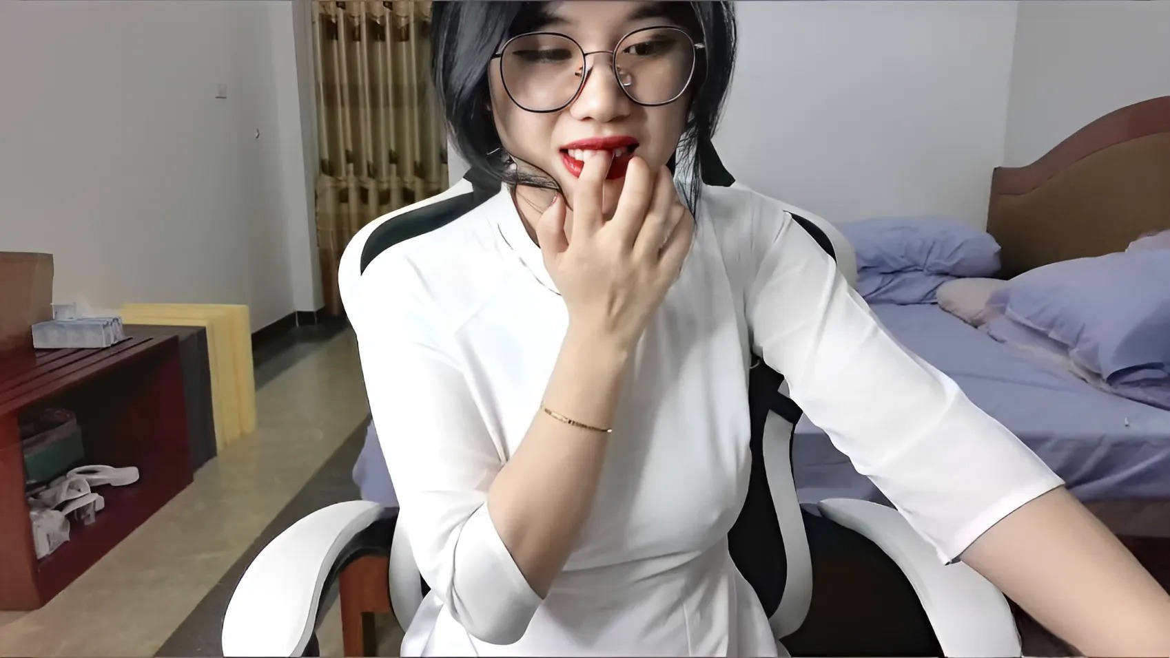Aqui está sua amada Ursa Anna